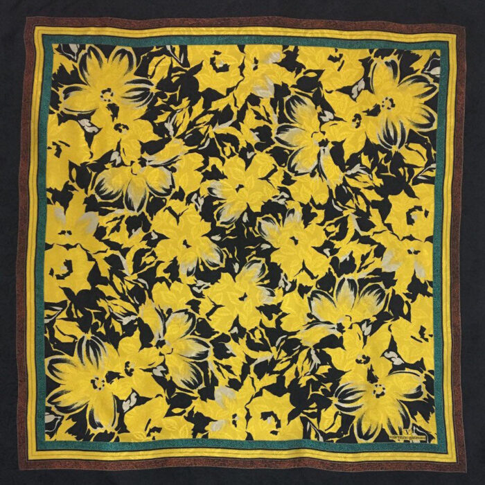 VALENTINO-YELLOW-FLOWERS